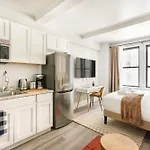 73-1104 New Uws Doorman Gym