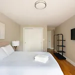 Lovely 2 Bedroom Unit In Nyc!