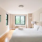 Lovely 2 Bedroom Unit In Nyc!