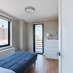 Luxurious 2 Bedroom Apartment With Private Balcony