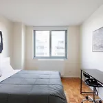 Unique 3 Bd Apartment At Midtown East