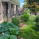 Luxury Hotel-style In Queens, Homestay