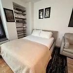 Studio Apart With Kitchen Manhattan Time Square
