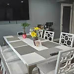 Luxury Hotel-style In Queens, Homestay
