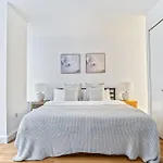 Lux Prvt Bath Shared Apt