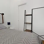 Monthly Nyc Rentals- Stunning 3 Bedroom Unit