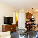 Spacious 1 Bedroom Unit In Prime Location