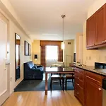 Spacious 1 Bedroom Unit In Prime Location