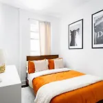 Stylish 2Bedroom In Manhattan