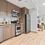 Designer 2Bd 2 Ba At Ues
