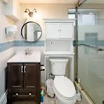 Luxury Hotel-style In Queens, New York