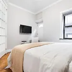 Gorgeous & Bright 3Bdr & 1Bth In Midtown Manhattan