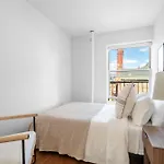 Charming 3bd 2bath Near Tompkins Square Park Apartment