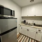 Private 1 Bd Bedroom In Upper Montclair
