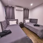 Modern 2 Bedroom Retreat In Downtown Manhattan