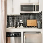 69-3A Prime Les Modern Brand New 1Br