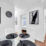 Stylish 3bd Heart Of Park Slope Apartment *