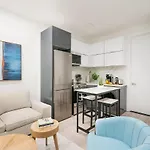 317-2A Sleek Modern 1Br Ues W&D