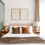 317-2A Sleek Modern 1Br Ues W&D