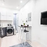 317 Ues Apartments