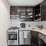 Apartment Chelsea Vista Ii By Rove Travel 2br Ph With Rooftop