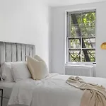 Chelsea Canvas III By Rove Travel Charming 2Br Gem