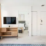 809-2A Gorgeous 1Br New W D Modern Best Location