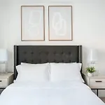 809-2A Gorgeous 1Br New W D Modern Best Location