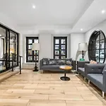 Lexington Plaza Hotel