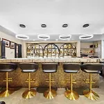 Lexington Plaza Hotel