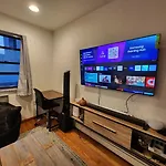 Best Location In Queens, Everything Is Near By, Private Room, Laguardia Airport 10Min