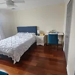 Luxury Hotel-style In Queens, Homestay New York