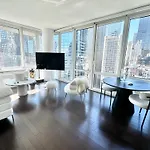 Chic Skyline 1Br Retreat