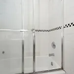 Charming 3-bedroom In Midtown West New York