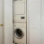Apartment Charming 3-bedroom In Midtown West New York
