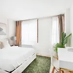 Apartment 75-4a Brand New 3br Prime Ues W D In Unit *