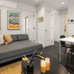 Rustic Nyc In Trendy Hudson Yard *
