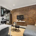 Rustic Nyc In Trendy Hudson Yard Apartment New York