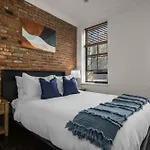 Rustic Nyc In Trendy Hudson Yard *