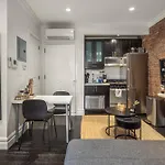 Rustic Nyc In Trendy Hudson Yard New York