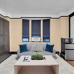 Walkable Paradise Heart Of The Apartment