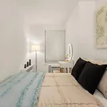 East Village Manhattan 3Br Apartment For City Life