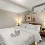 Sophisticated Stay In Vibrant Manhattan