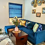 Apartment Explore From Queens *