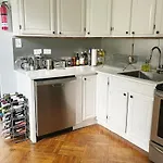Apartment Serene Brooklyn Escape Near Cafes & Park, Sleeps 5 *