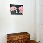 Serene Brooklyn Escape Near Cafes & Park, Sleeps 5 Apartment New York