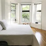 Serene Brooklyn Escape Near Cafes & Park, Sleeps 5