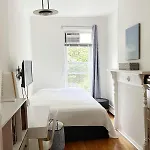 Apartment Serene Brooklyn Escape Near Cafes & Park, Sleeps 5
