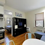 Comfy 1 Bed 1 Bath Apartment In Nyc