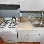 Cozy Near Park!, June To Aug 90 Days Required Apartment *